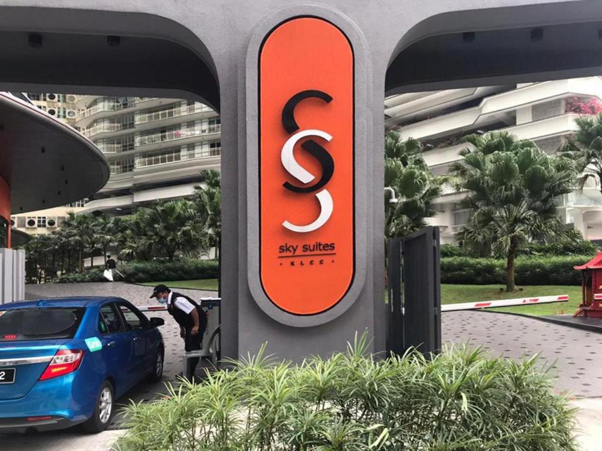 Sky Suites Klcc By Luna Куала-Лумпур Экстерьер фото